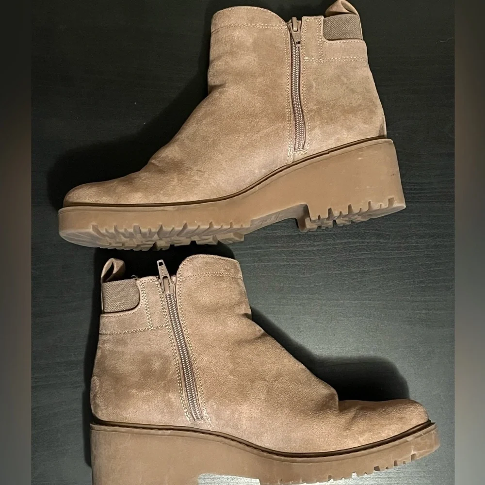 White Mountain Women's Dear Faux Suede Booties Ankle Boots